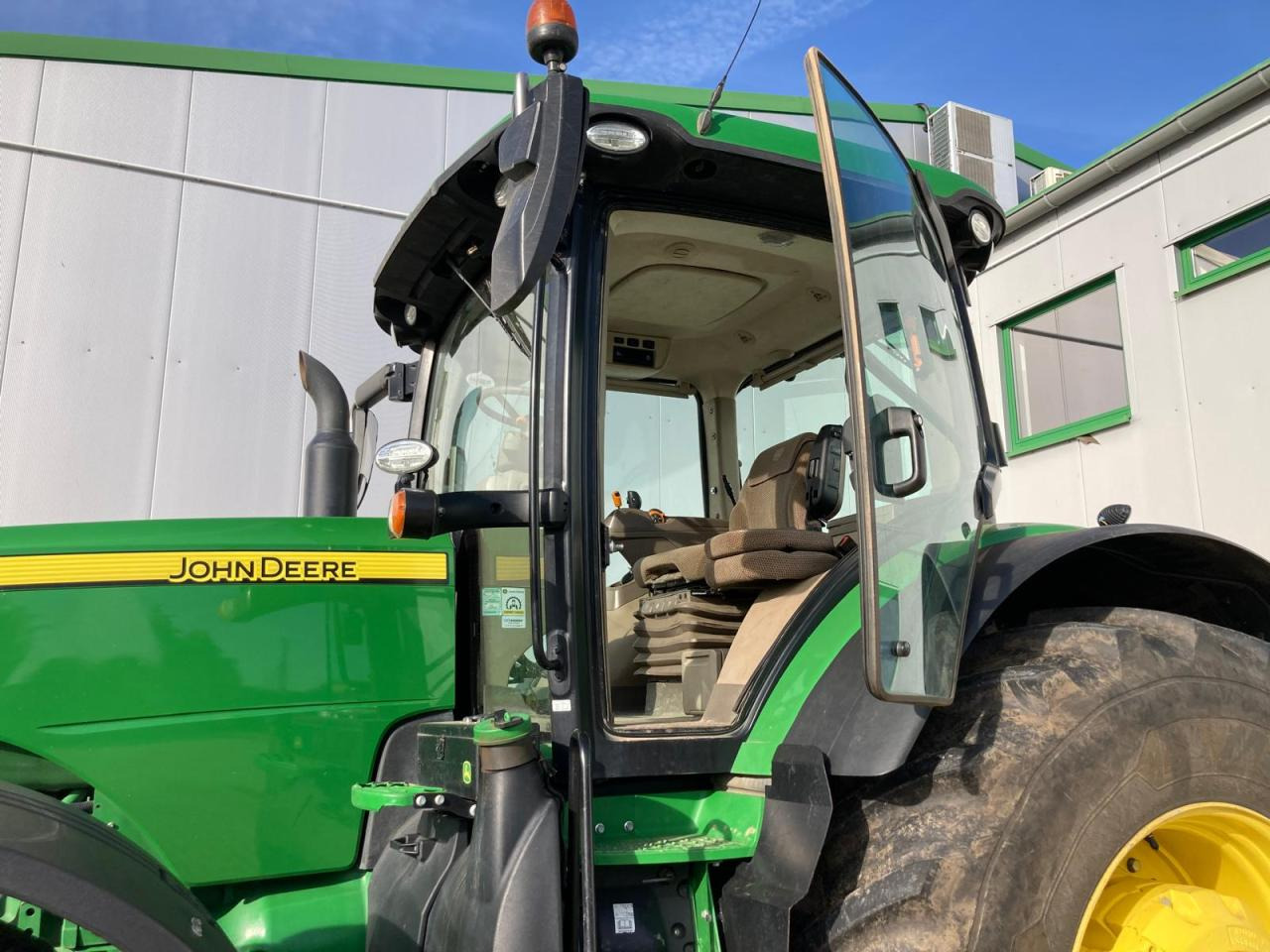 Traktor John Deere 8370R: pilt 9
