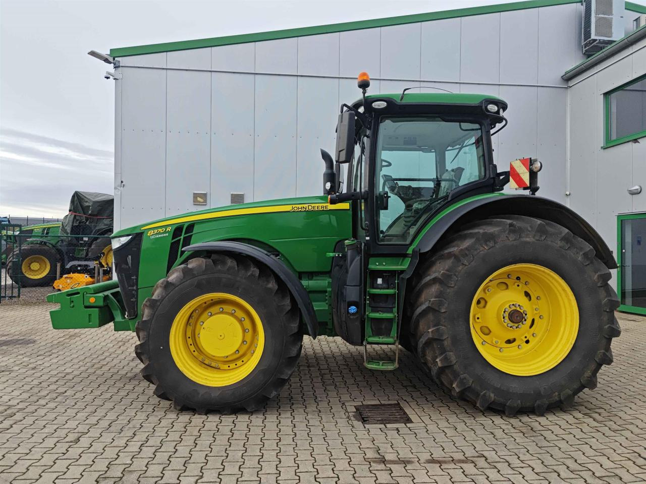 John Deere 8370R - Traktor: pilt 2 John Deere 8370R - Traktor: pilt 2