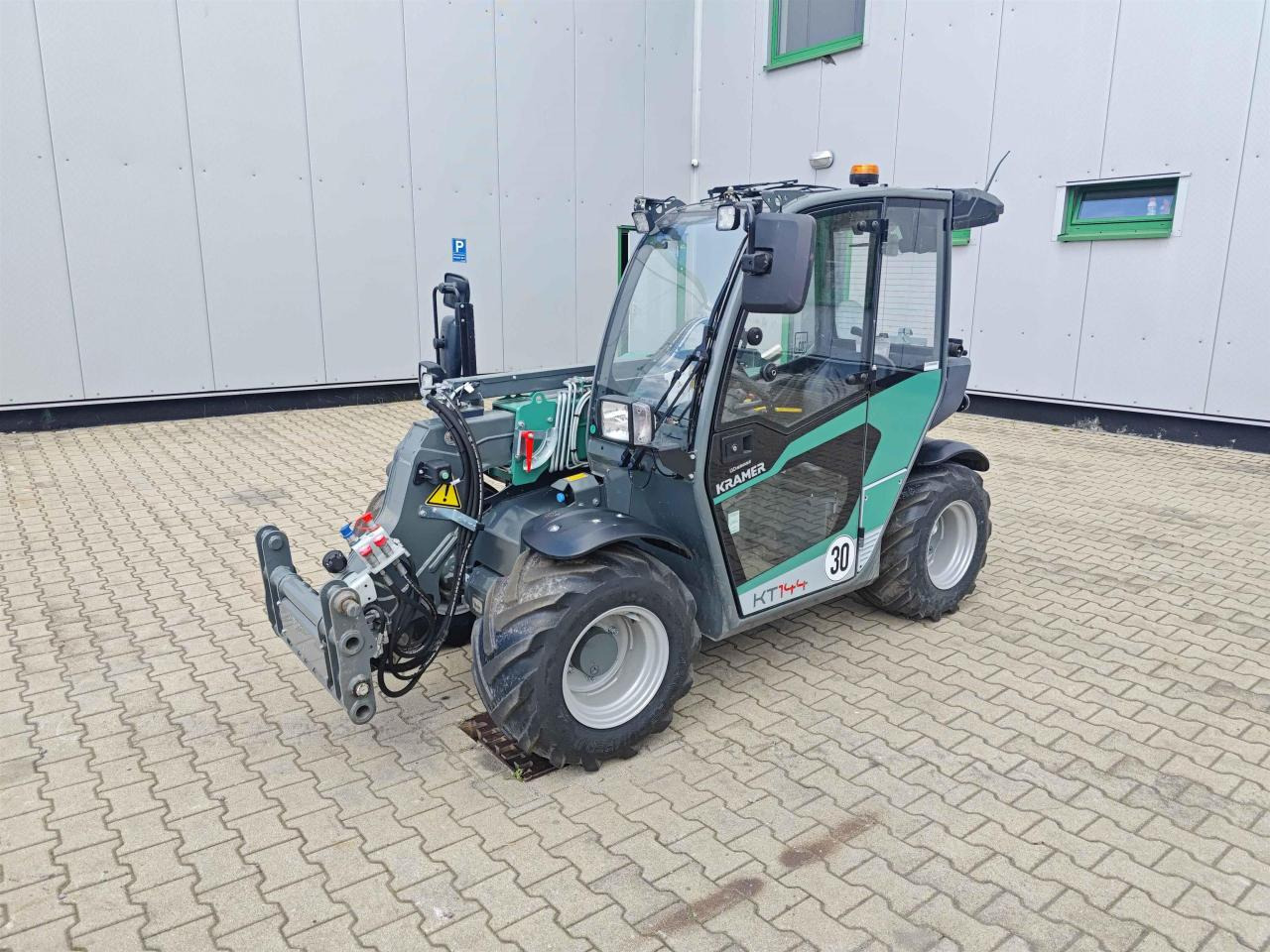Kramer KT144 - Teleskooplaadur: pilt 1 Kramer KT144 - Teleskooplaadur: pilt 1