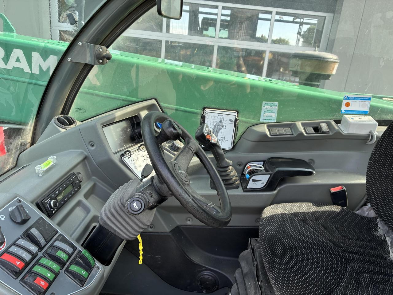 Kramer KT407 - Teleskooplaadur: pilt 4 Kramer KT407 - Teleskooplaadur: pilt 4
