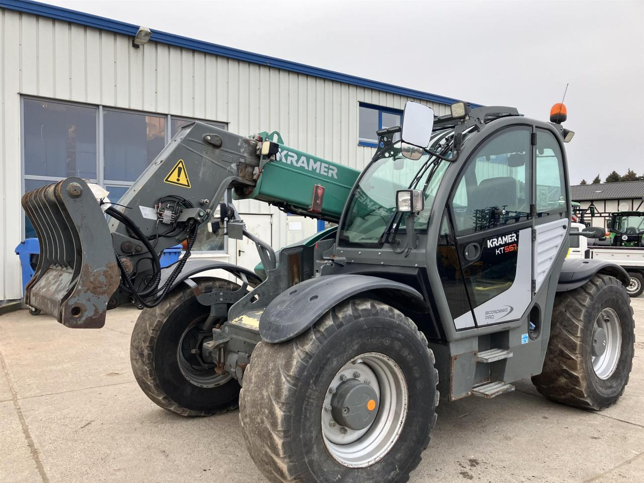 Kramer KT557 - Teleskooplaadur: pilt 1 Kramer KT557 - Teleskooplaadur: pilt 1