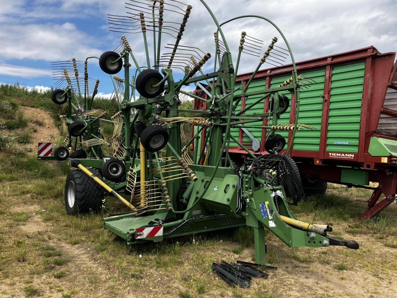 Krone Swadro 1400 Plus - Kaarutaja/ Reha: pilt 1 Krone Swadro 1400 Plus - Kaarutaja/ Reha: pilt 1