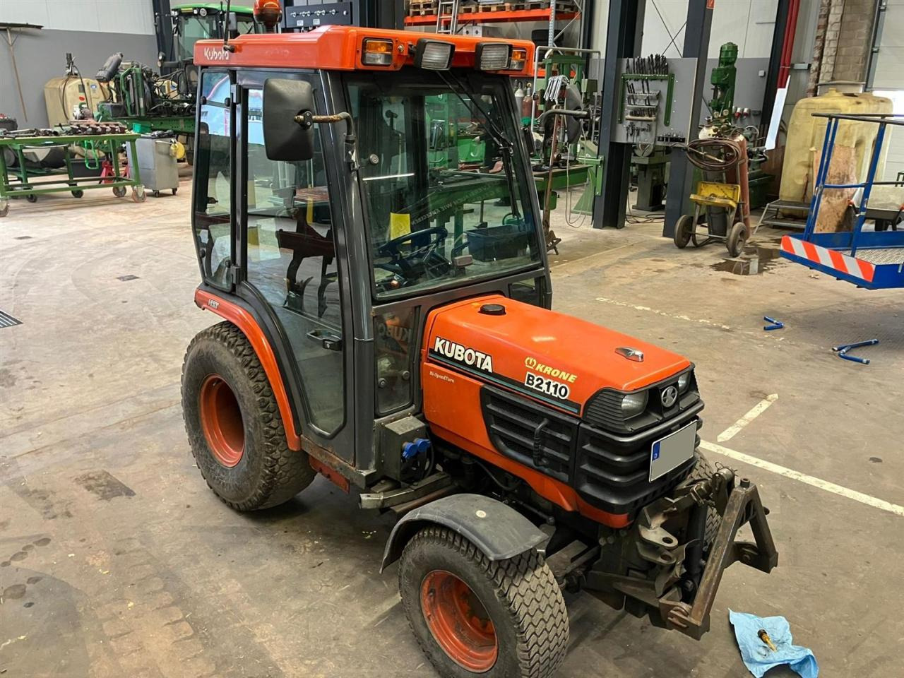 Kubota B2110 - Munitsipaaltraktor: pilt 1 Kubota B2110 - Munitsipaaltraktor: pilt 1