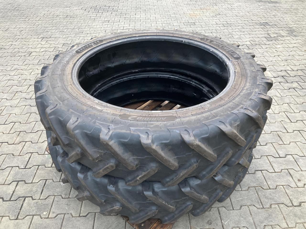 Michelin 320/85R38 - Rehv - Põllutööseade: pilt 1 Michelin 320/85R38 - Rehv - Põllutööseade: pilt 1