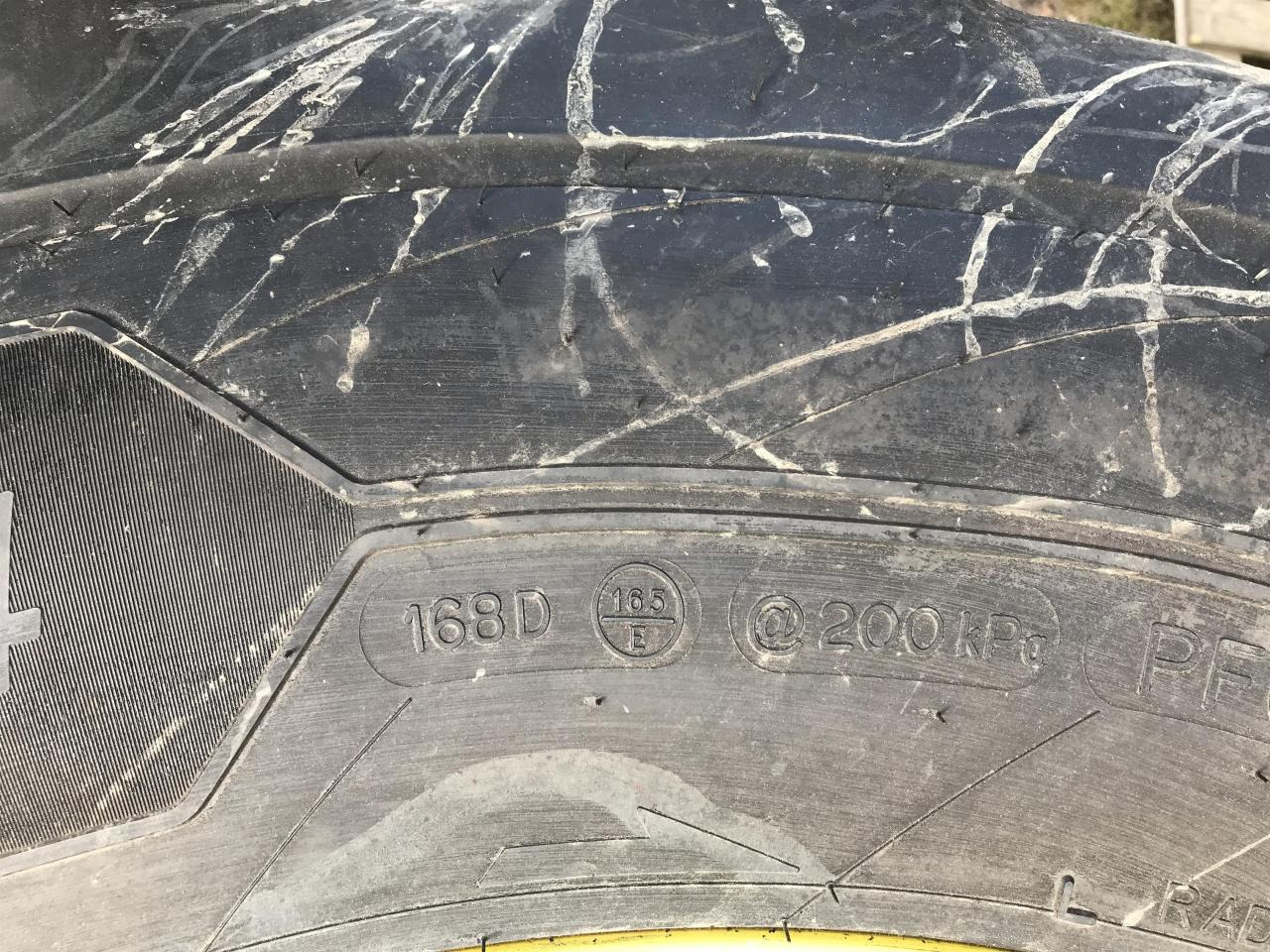 Michelin 650/60R34 - Rehv - Põllutööseade: pilt 3 Michelin 650/60R34 - Rehv - Põllutööseade: pilt 3