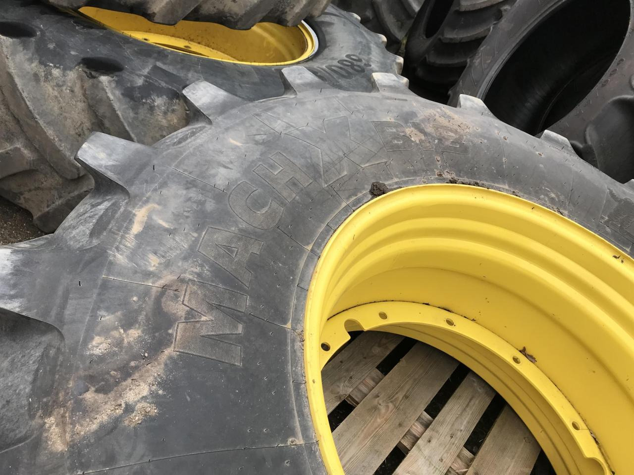 Michelin 650/85R38 - Rehv - Põllutööseade: pilt 4 Michelin 650/85R38 - Rehv - Põllutööseade: pilt 4