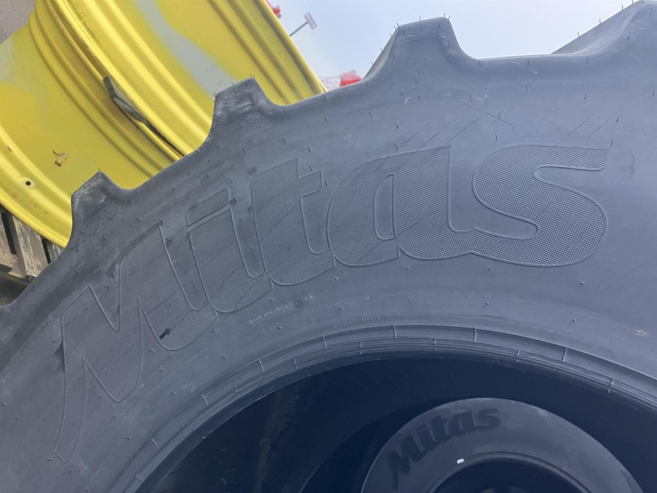 Mitas 650/75R38 - Rehv - Põllutööseade: pilt 3 Mitas 650/75R38 - Rehv - Põllutööseade: pilt 3
