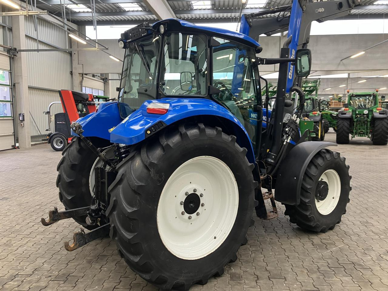 New Holland T 5.105 - Traktor: pilt 4 New Holland T 5.105 - Traktor: pilt 4