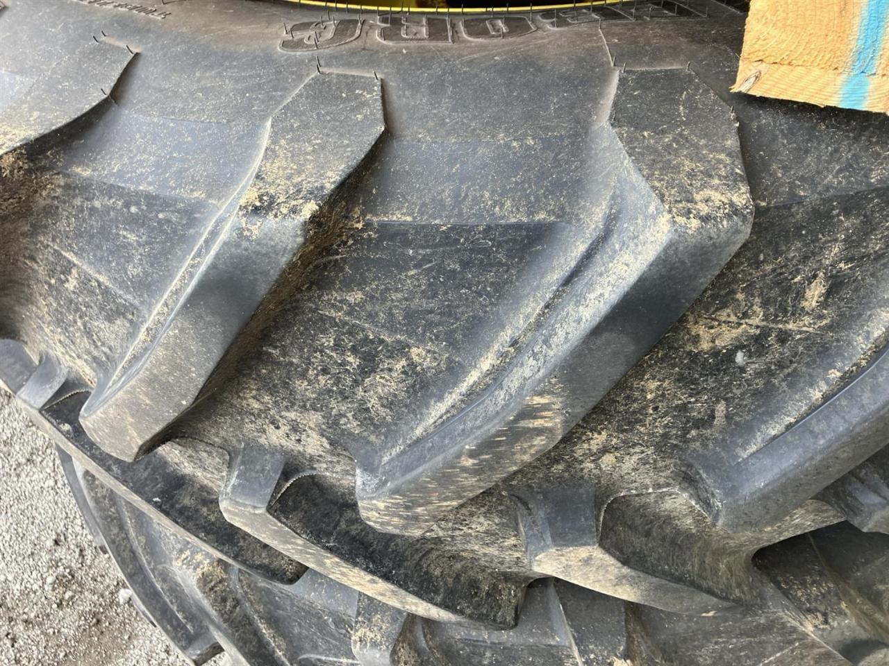 Trelleborg 520/70R38 - Rehv - Põllutööseade: pilt 3 Trelleborg 520/70R38 - Rehv - Põllutööseade: pilt 3