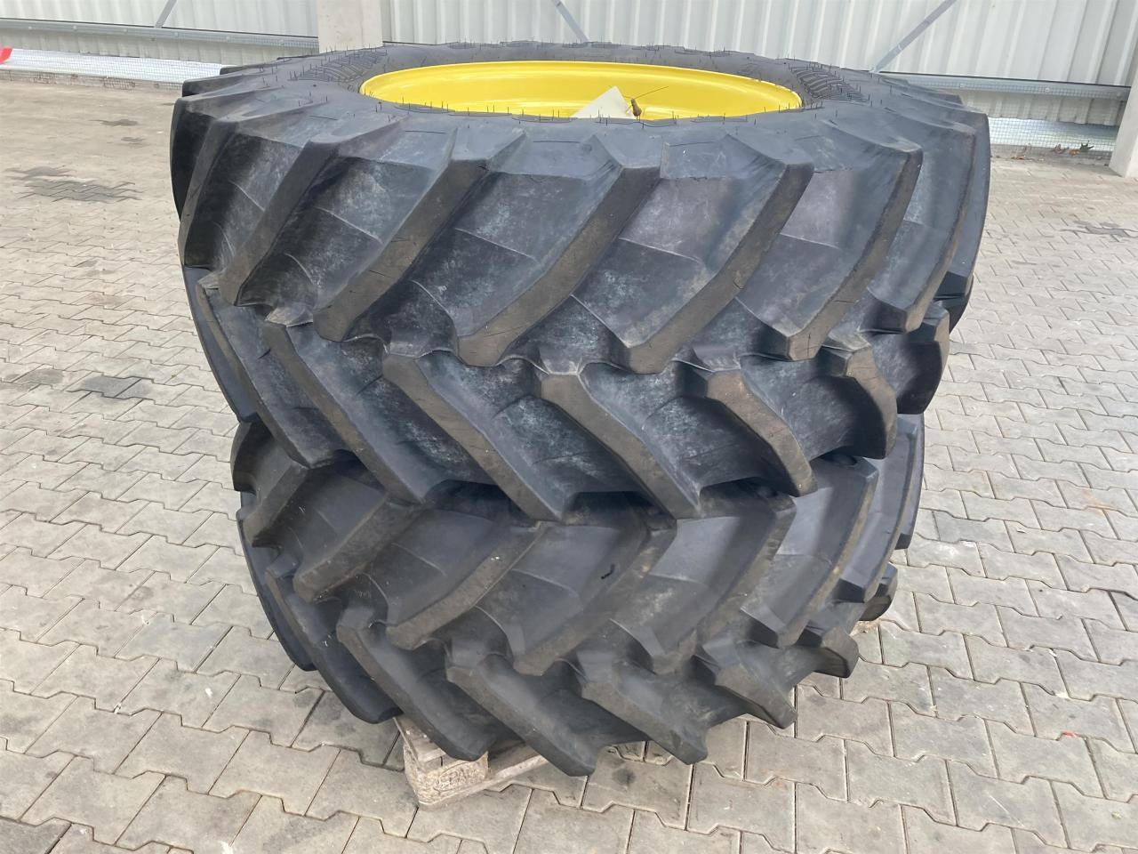 Trelleborg 540/65R30 - Rehv - Põllutööseade: pilt 1 Trelleborg 540/65R30 - Rehv - Põllutööseade: pilt 1
