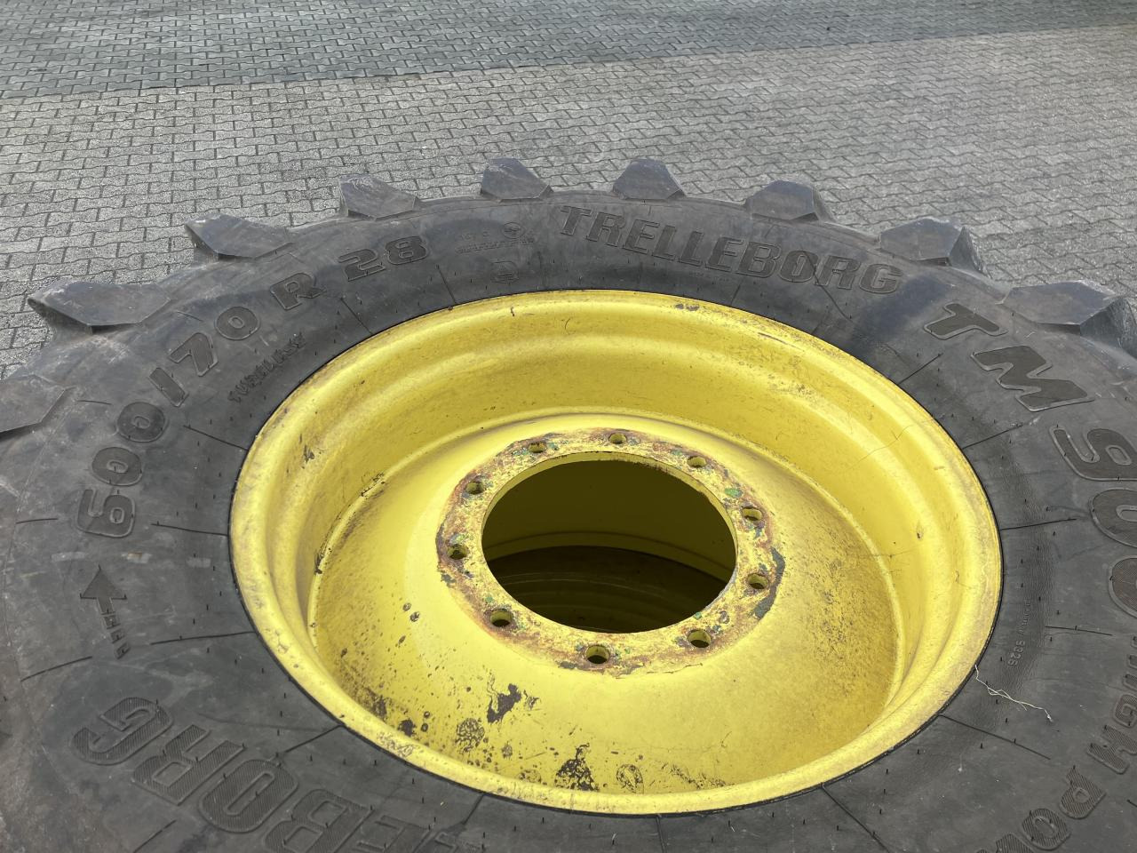 Trelleborg 600/70R28 & 650/85R38 - Rehv - Põllutööseade: pilt 3 Trelleborg 600/70R28 & 650/85R38 - Rehv - Põllutööseade: pilt 3