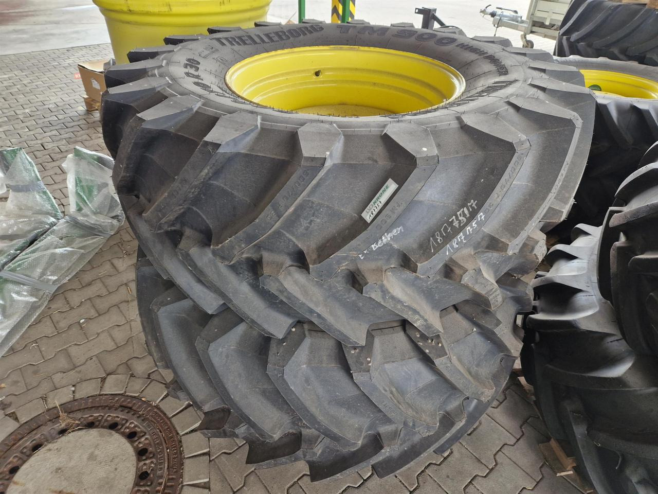 Trelleborg 600/70R30 - Rehv - Põllutööseade: pilt 1 Trelleborg 600/70R30 - Rehv - Põllutööseade: pilt 1