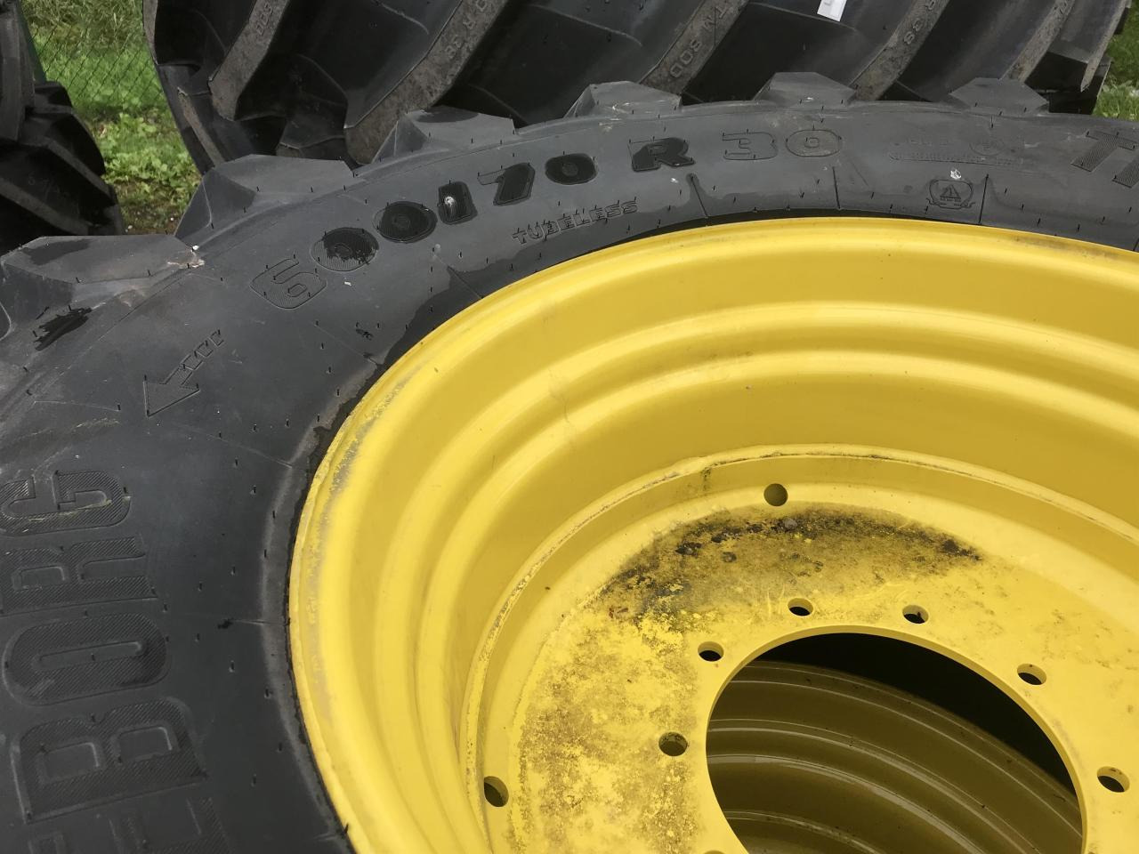 Trelleborg 600/70R30 - Rehv - Põllutööseade: pilt 4 Trelleborg 600/70R30 - Rehv - Põllutööseade: pilt 4
