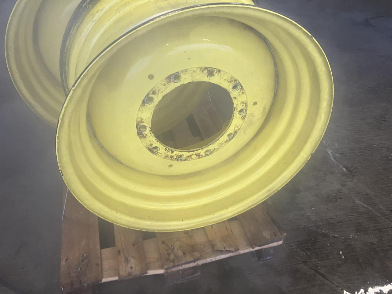 UNBEKANNT 16x30 - Velg - Põllutööseade: pilt 2 UNBEKANNT 16x30 - Velg - Põllutööseade: pilt 2