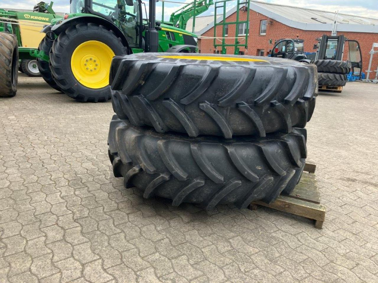 Vredestein 520/8R42 - Rehv - Põllutööseade: pilt 3 Vredestein 520/8R42 - Rehv - Põllutööseade: pilt 3