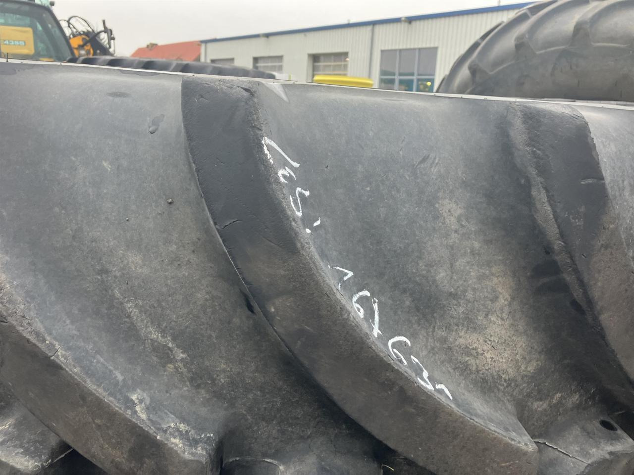 Vredestein 600/70R30 - Rehv - Põllutööseade: pilt 2 Vredestein 600/70R30 - Rehv - Põllutööseade: pilt 2