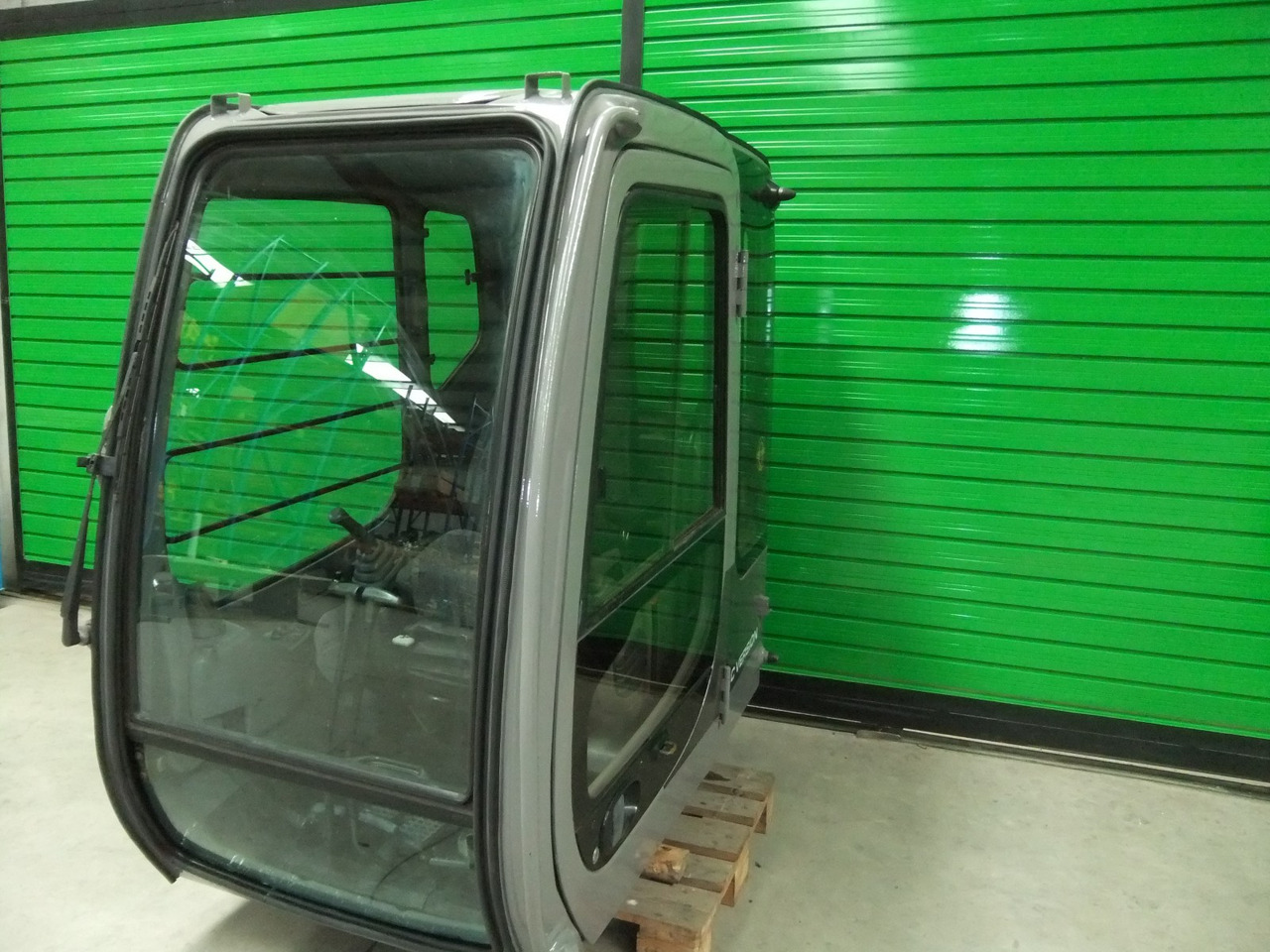 Cab FIAT-HITACHI EX215 71466300 - Kabiin - Ehitusmasinad: pilt 5 Cab FIAT-HITACHI EX215 71466300 - Kabiin - Ehitusmasinad: pilt 5