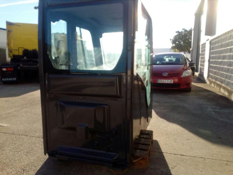 Cab ROPS HITACHI ZX270-3 ZX280-3 4665065 - Kabiin - Ehitusmasinad: pilt 4 Cab ROPS HITACHI ZX270-3 ZX280-3 4665065 - Kabiin - Ehitusmasinad: pilt 4