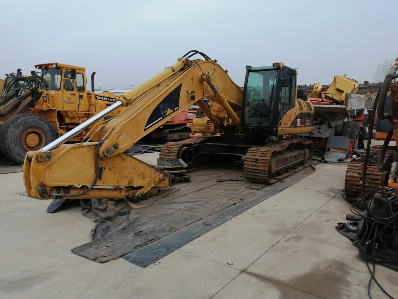 EXCAVADORA CATERPILLAR 325C - Lintekskavaator: pilt 1 EXCAVADORA CATERPILLAR 325C - Lintekskavaator: pilt 1