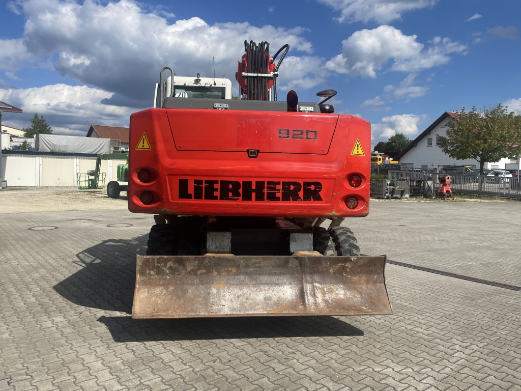LIEBHERR A 920, Likufix, 2 x Tieflöffel - Ratastel ekskavaator: pilt 4 LIEBHERR A 920, Likufix, 2 x Tieflöffel - Ratastel ekskavaator: pilt 4