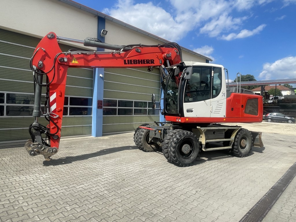 LIEBHERR A 920, Likufix, 2 x Tieflöffel - Ratastel ekskavaator: pilt 1 LIEBHERR A 920, Likufix, 2 x Tieflöffel - Ratastel ekskavaator: pilt 1