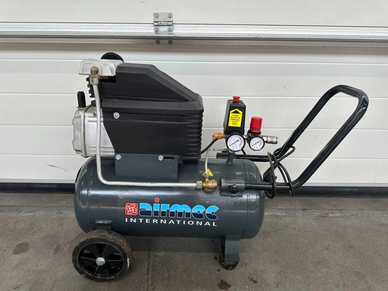 Airmec KA25200 C 2 PK 200 L / min 8 Bar Elektrische Zuigercompressor - Õhukompressor: pilt 1 Airmec KA25200 C 2 PK 200 L / min 8 Bar Elektrische Zuigercompressor - Õhukompressor: pilt 1