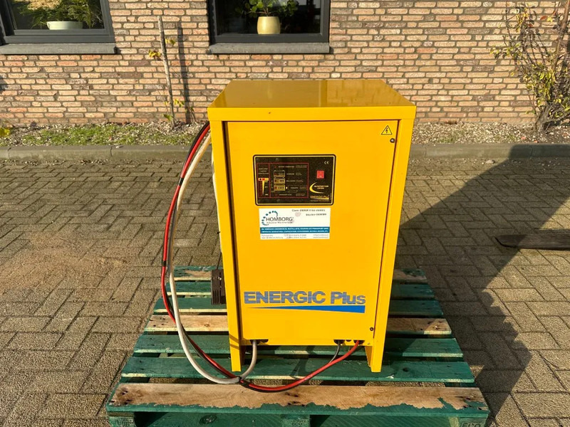 Elektritõstuk Carer Z40NR 4 ton Duplex Sideshift Postioner Elektra Heftruck as New ! 706 hours ! Accu 2021: pilt 9