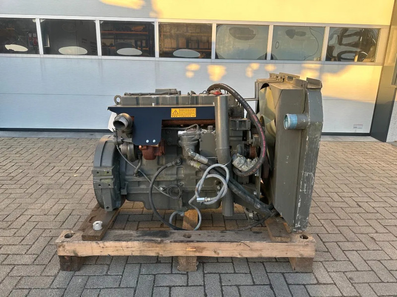 Cummins C300-20 Diesel Engine 300 PK / HP 6 cylinder Diesel motor - Mootor - Materjali käitlemise seade: pilt 1 Cummins C300-20 Diesel Engine 300 PK / HP 6 cylinder Diesel motor - Mootor - Materjali käitlemise seade: pilt 1