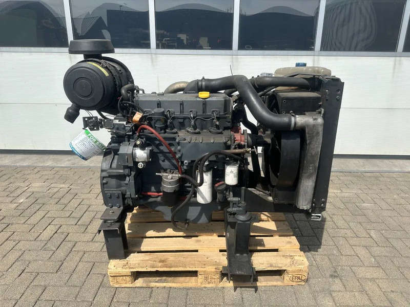 Deutz BF4M 1013 Diesel Engine 4 cylinder 102 kW / 137 HP - Mootor - Materjali käitlemise seade: pilt 1 Deutz BF4M 1013 Diesel Engine 4 cylinder 102 kW / 137 HP - Mootor - Materjali käitlemise seade: pilt 1