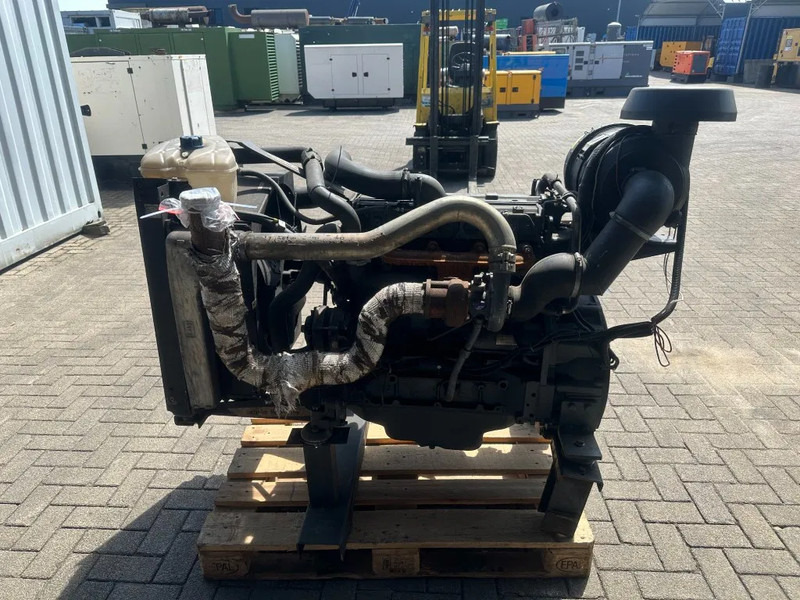 Deutz BF4M 1013 Diesel Engine 4 cylinder 102 kW / 137 HP - Mootor - Materjali käitlemise seade: pilt 4 Deutz BF4M 1013 Diesel Engine 4 cylinder 102 kW / 137 HP - Mootor - Materjali käitlemise seade: pilt 4