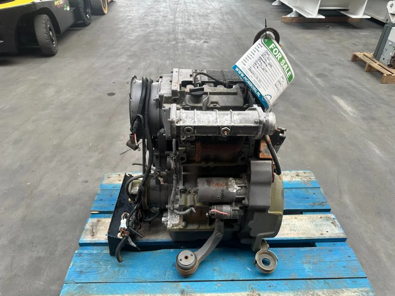 Deutz F2L 1011 Diesel Motor 20.5 kW 28 PK 2 cylinder diesel Engine - Mootor - Materjali käitlemise seade: pilt 1 Deutz F2L 1011 Diesel Motor 20.5 kW 28 PK 2 cylinder diesel Engine - Mootor - Materjali käitlemise seade: pilt 1