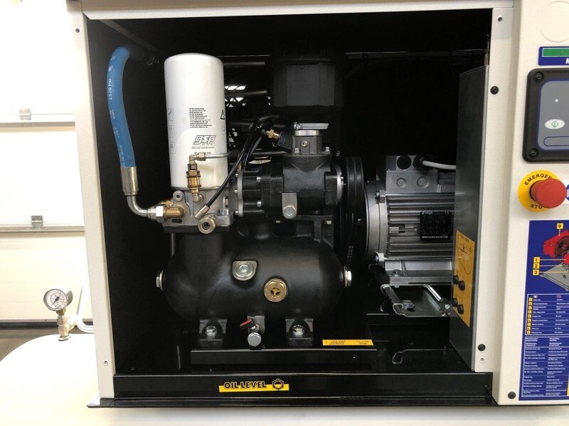 Fiac New Silver 10 / 300 Silent 7.5 kW 860 L / min 10 bar Elektrische Schroefcompressor met ketel - Õhukompressor: pilt 3 Fiac New Silver 10 / 300 Silent 7.5 kW 860 L / min 10 bar Elektrische Schroefcompressor met ketel - Õhukompressor: pilt 3