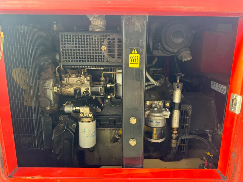 Himoinsa HPW 28 Perkins 28 kVA Silent generatorset - Generaatorikomplekt: pilt 4 Himoinsa HPW 28 Perkins 28 kVA Silent generatorset - Generaatorikomplekt: pilt 4