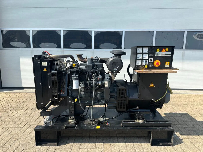 Himoinsa Iveco FPT NEF 45 Stamford 60 kVA noodstroom generatorset - Generaatorikomplekt: pilt 1 Himoinsa Iveco FPT NEF 45 Stamford 60 kVA noodstroom generatorset - Generaatorikomplekt: pilt 1