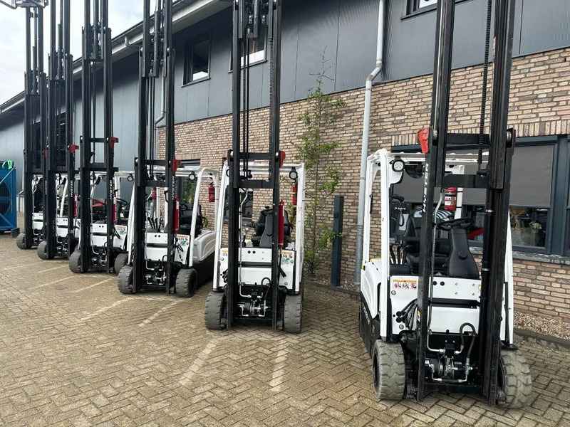 Hyster J1.8XN MWB 1.8 ton Triplex Freelift Sideshift Positioner Elektra Heftruck Accu 2023 - Elektritõstuk: pilt 5 Hyster J1.8XN MWB 1.8 ton Triplex Freelift Sideshift Positioner Elektra Heftruck Accu 2023 - Elektritõstuk: pilt 5