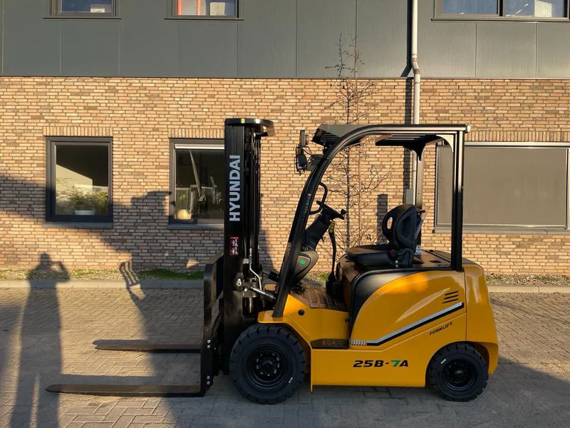 Uus Elektritõstuk Hyundai 25B-7A 2.5 ton Triplex Freelift Sideshift Elektra Heftruck Nieuw: pilt 17