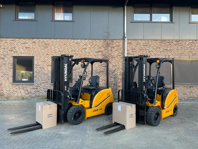 Hyundai 25B-7A 2.5 ton Triplex Freelift Sideshift Elektra Heftruck Nieuw - Elektritõstuk: pilt 1 Hyundai 25B-7A 2.5 ton Triplex Freelift Sideshift Elektra Heftruck Nieuw - Elektritõstuk: pilt 1