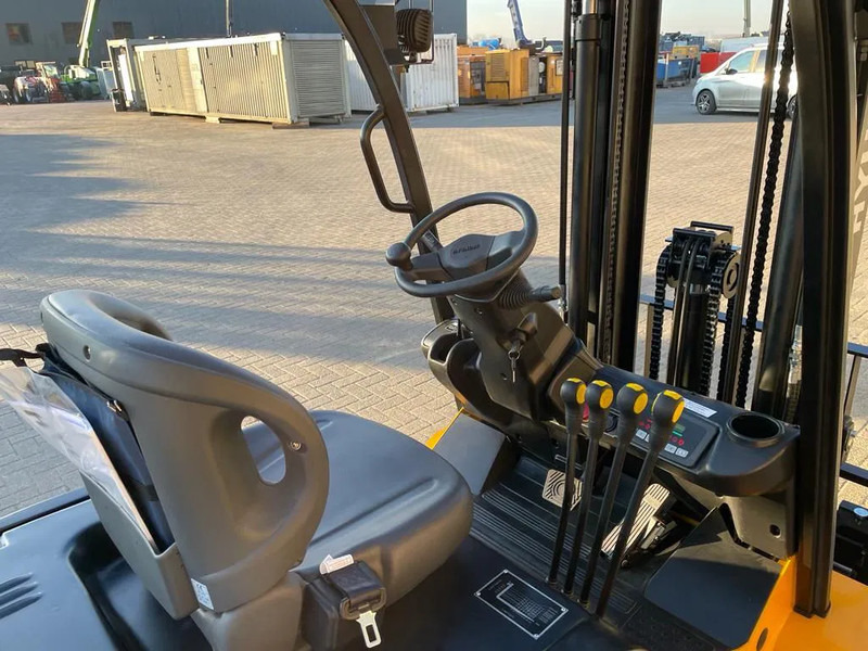 Uus Elektritõstuk Hyundai 25B-7A 2.5 ton Triplex Freelift Sideshift Elektra Heftruck Nieuw: pilt 6