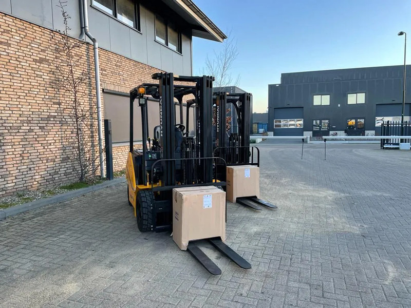 Uus Elektritõstuk Hyundai 25B-7A 2.5 ton Triplex Freelift Sideshift Elektra Heftruck Nieuw: pilt 8