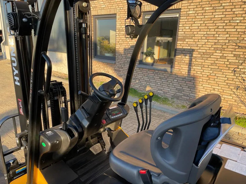 Uus Elektritõstuk Hyundai 25B-7A 2.5 ton Triplex Freelift Sideshift Elektra Heftruck Nieuw: pilt 13
