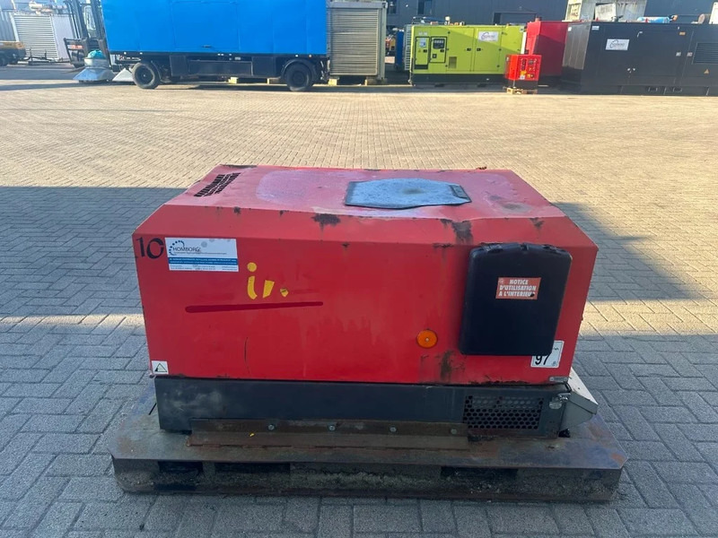 Ingersoll Rand 720 R1051SF Kubota D1005 Diesel Compressor 2000 L / min 17.5 kW 8.6 Bar - Õhukompressor: pilt 5 Ingersoll Rand 720 R1051SF Kubota D1005 Diesel Compressor 2000 L / min 17.5 kW 8.6 Bar - Õhukompressor: pilt 5