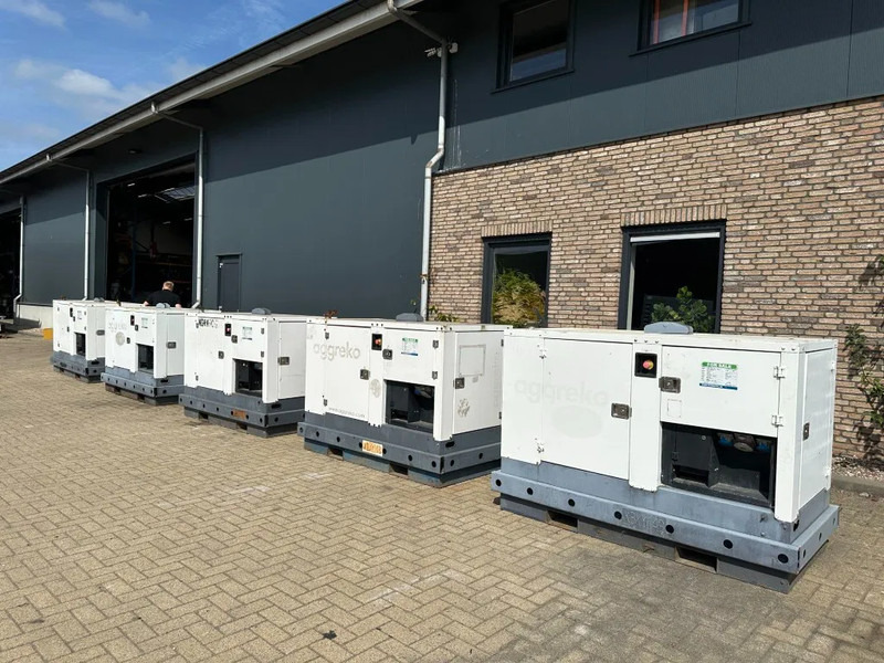 Generaatorikomplekt Iveco FPT F32 AM1A Leroy Somer 32 kVA Silent generatorset 239 hours !: pilt 9