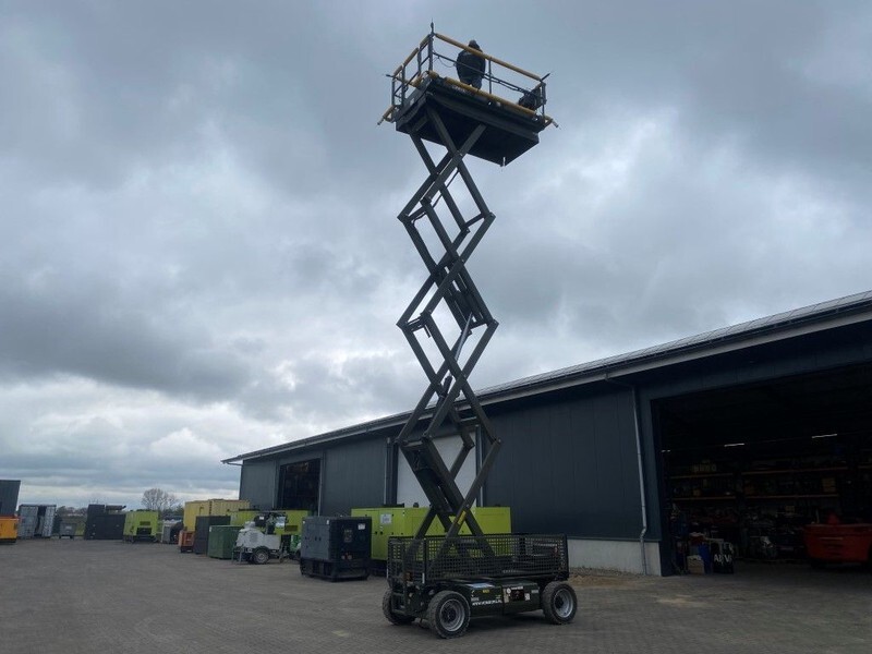 JLG M3369 Hybride Elektra / Diesel 12 meter werkhoogte Schaarhoogwerker Overstock 4 uur ! as New ! - Käärlift: pilt 5 JLG M3369 Hybride Elektra / Diesel 12 meter werkhoogte Schaarhoogwerker Overstock 4 uur ! as New ! - Käärlift: pilt 5
