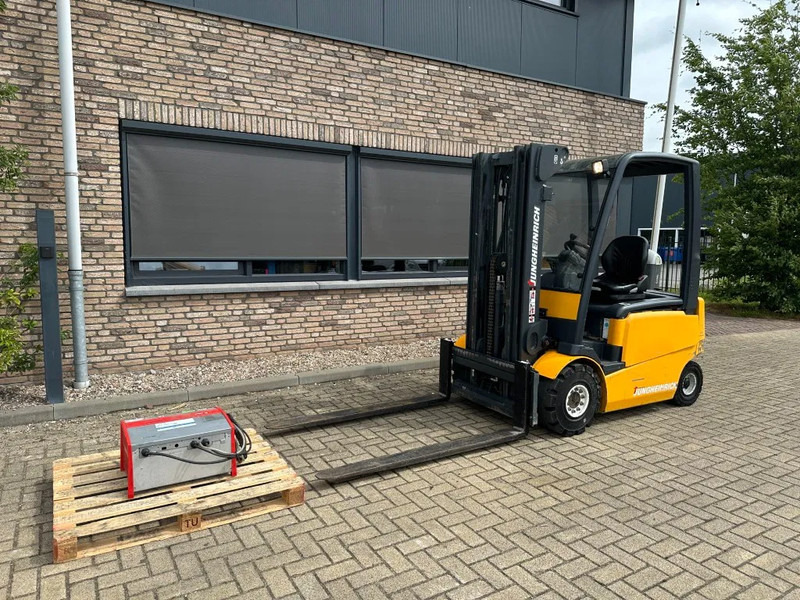 Jungheinrich EFG 425 K 2.5 ton Triplex Freelift Sideshift Elektra Heftruck - Elektritõstuk: pilt 4 Jungheinrich EFG 425 K 2.5 ton Triplex Freelift Sideshift Elektra Heftruck - Elektritõstuk: pilt 4