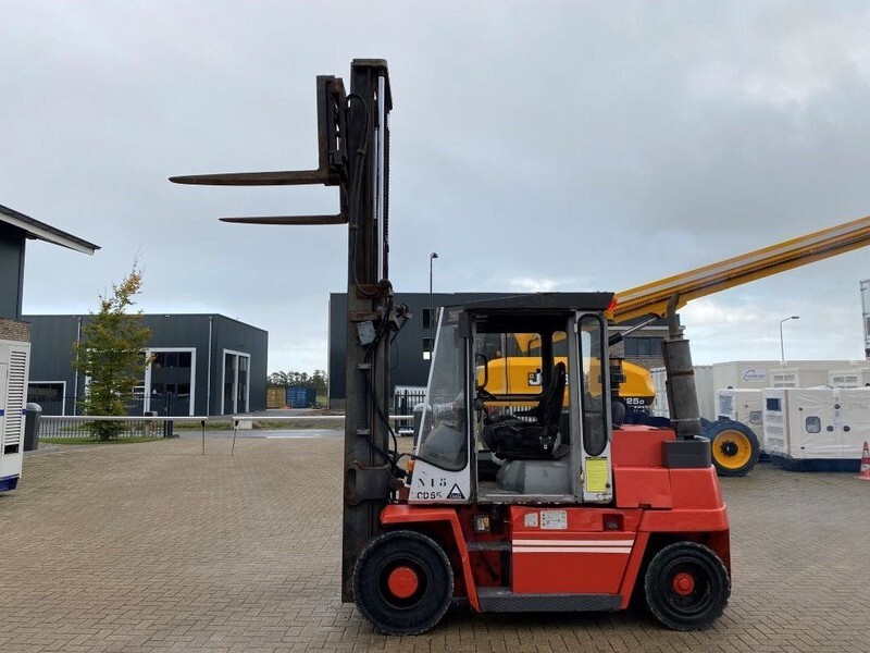 Kalmar DCD 55-6 6 ton Perkins Diesel Sideshift Positioner Freelift Heftruck - Diiseltõstuk: pilt 3 Kalmar DCD 55-6 6 ton Perkins Diesel Sideshift Positioner Freelift Heftruck - Diiseltõstuk: pilt 3