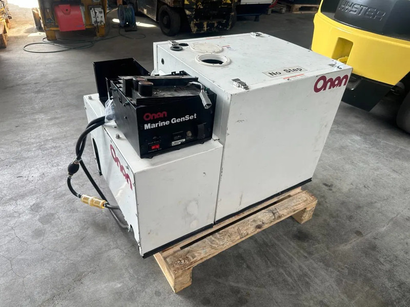 Kubota D1005 Onan 6.5 kVA Silent Marine generatorset - Generaatorikomplekt: pilt 2 Kubota D1005 Onan 6.5 kVA Silent Marine generatorset - Generaatorikomplekt: pilt 2