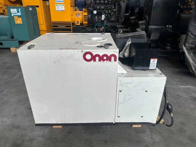 Kubota D1005 Onan 6.5 kVA Silent Marine generatorset - Generaatorikomplekt: pilt 4 Kubota D1005 Onan 6.5 kVA Silent Marine generatorset - Generaatorikomplekt: pilt 4