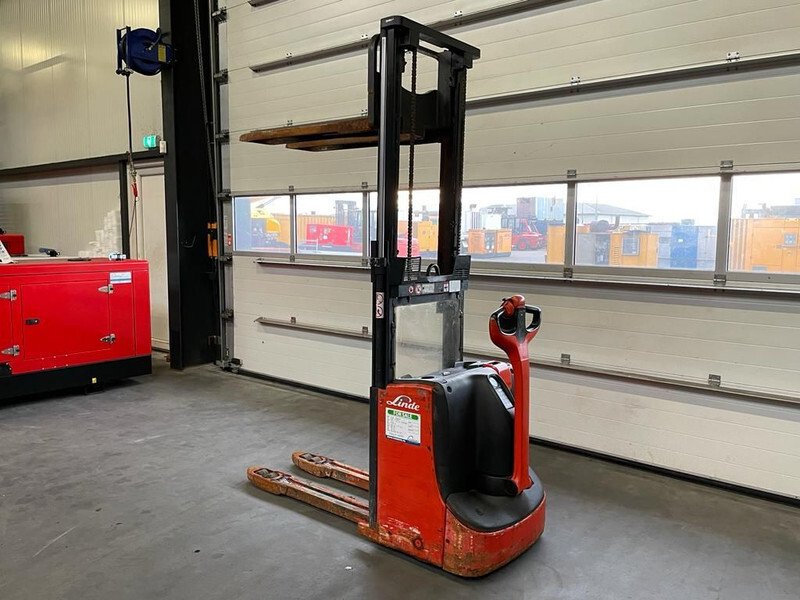 Linde D08 Stapelaar 1.8 ton 210 cm Hefhoogte Stapelaar - Virnastaja: pilt 3 Linde D08 Stapelaar 1.8 ton 210 cm Hefhoogte Stapelaar - Virnastaja: pilt 3