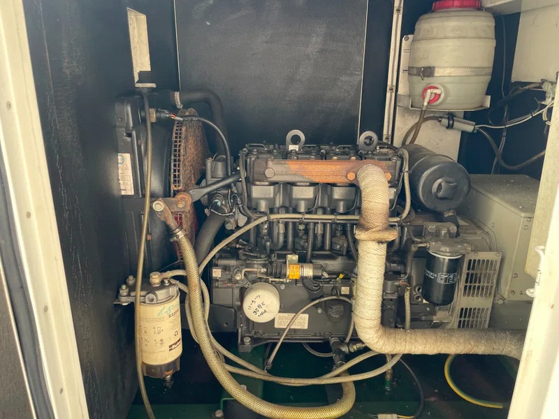 Lister Hybride powerpack 16 kVA + 1500Ah batterypack (NEW!!!) - Generaatorikomplekt: pilt 5 Lister Hybride powerpack 16 kVA + 1500Ah batterypack (NEW!!!) - Generaatorikomplekt: pilt 5