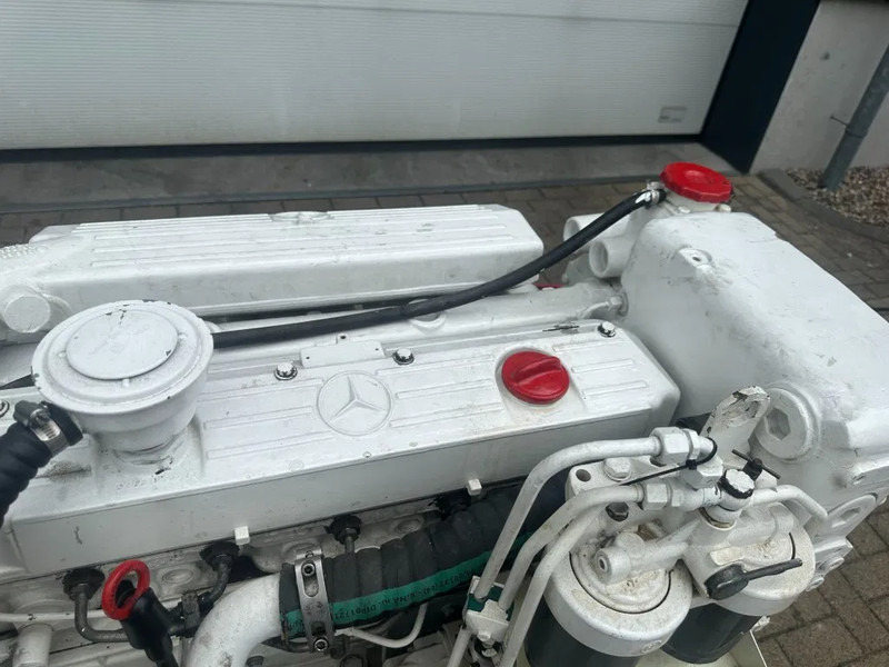 MTU 6R 099 Mercedes Benz OM 366 A 96 kVA Marine generatorset - Generaatorikomplekt: pilt 3 MTU 6R 099 Mercedes Benz OM 366 A 96 kVA Marine generatorset - Generaatorikomplekt: pilt 3